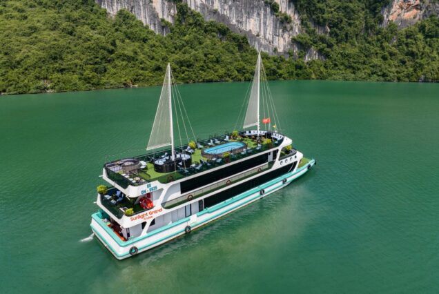 Sunlight Grand Crusie 5* Hạ Long (1Day)