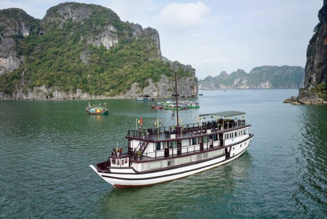 Garden Peak 8 Cabin 5* Hạ Long (3N2Đ)